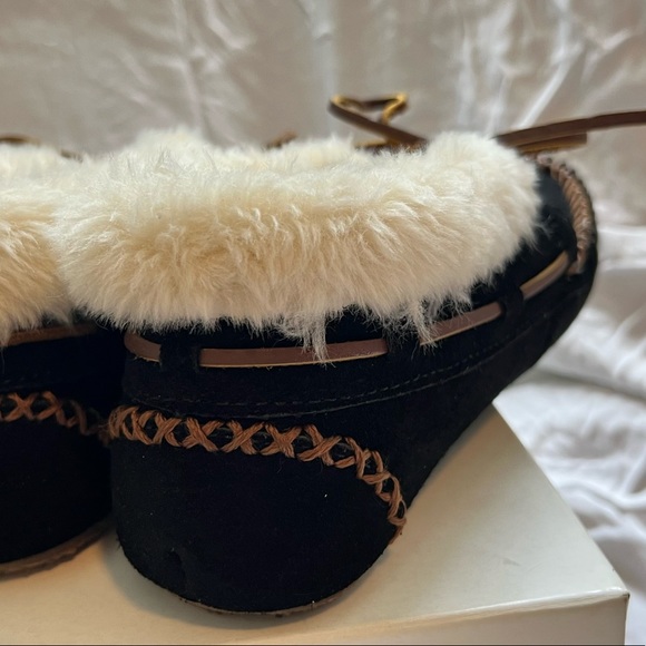 Black Bootie Slippers Moccasins with fur trim - Picture 3 of 6